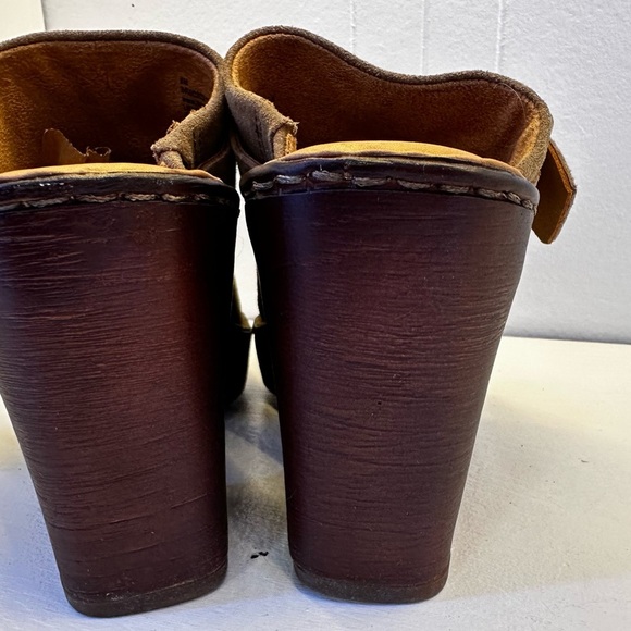Born BR0036217 Suede Clogs Mules Heels Brown Buckle Size 8M Comfort NEW WITH TAG - Picture 6 of 10